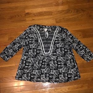EUC Elephant print 3/4 sleeve blouse